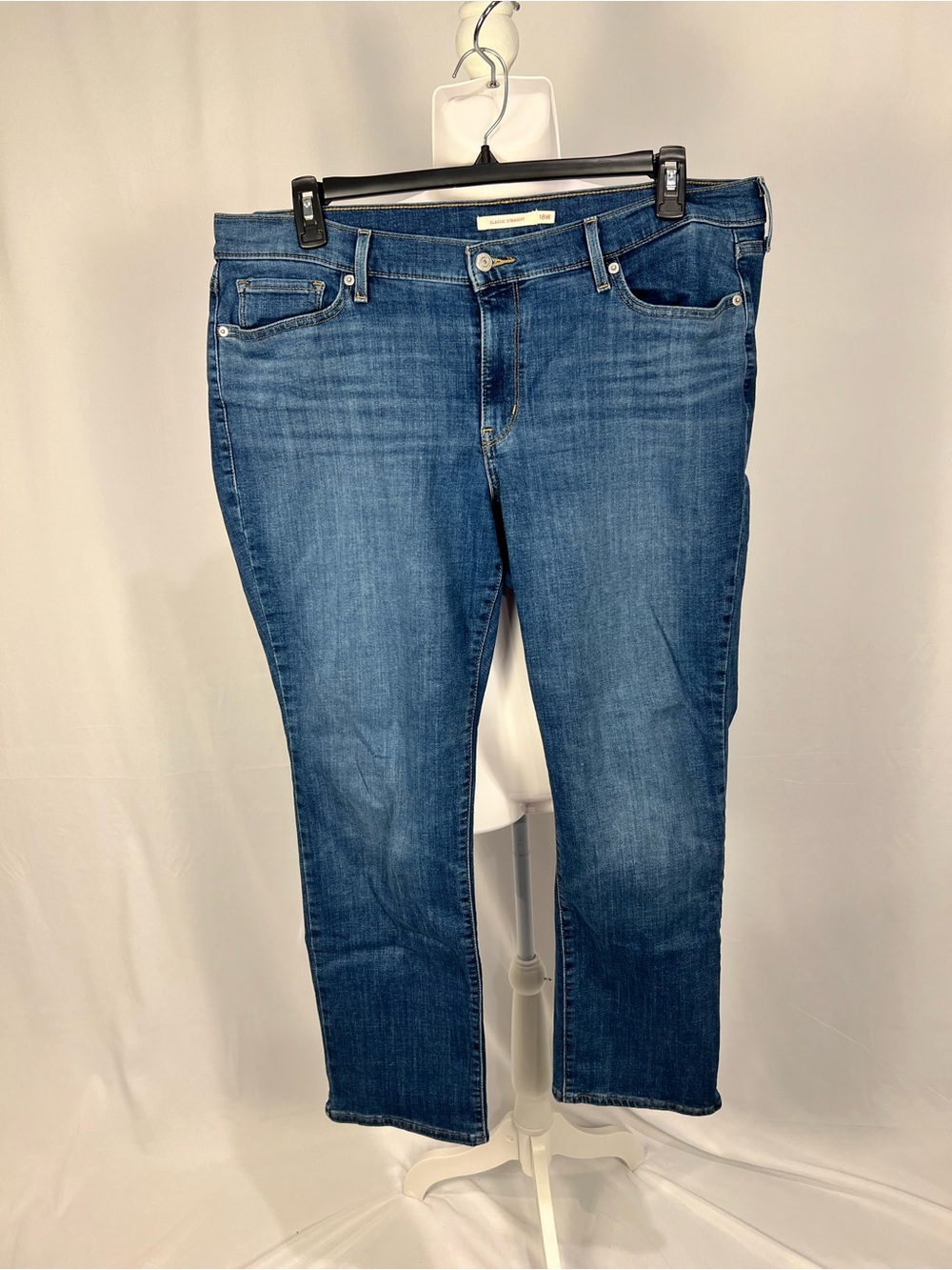 Levi's Women’s Classic Straight 18W Denim Jeans